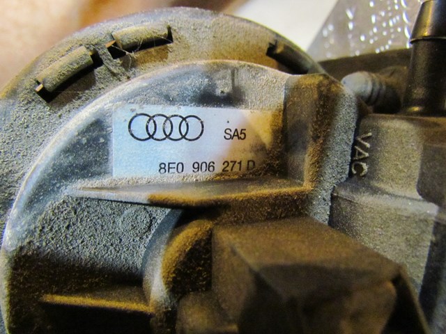 2007 Audi S4 Air Injection Leak Detection Pump 8E0 906 271