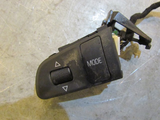 2007 Audi S4 Steering Wheel Controls 4F0951527