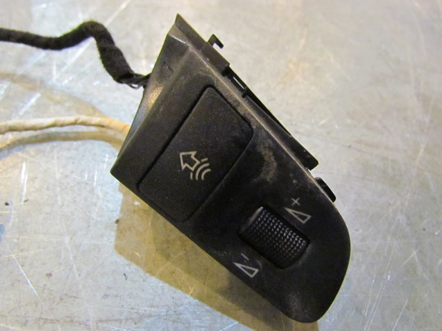 2007 Audi S4 Steering Wheel Controls 4F0951527