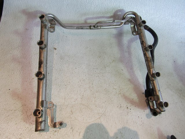 2007 Audi S4 4.2L V8 Fuel Rail Assy 079 133 681