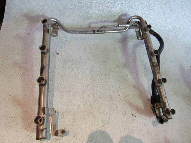 2007 Audi S4 4.2L V8 Fuel Rail Assy 079 133 681