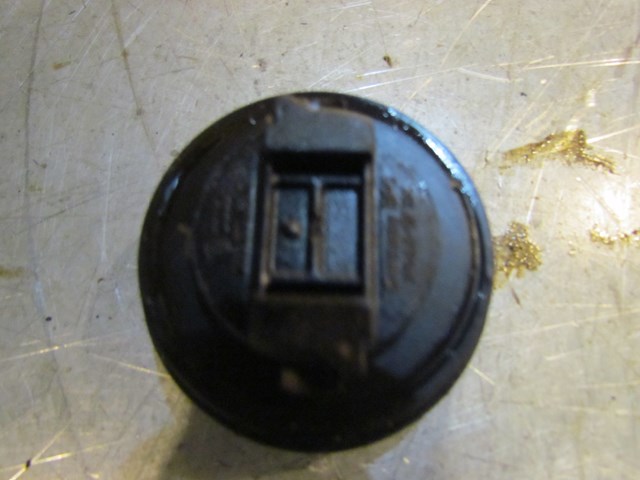 2007 Audi S4 4.2L Engine Oil Cap