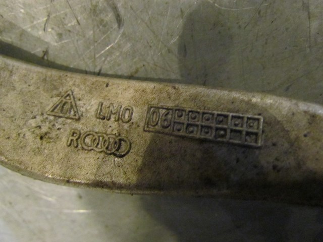 2007 Audi S4 Front RH Passenger Upper Control Arm Pair