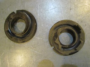 2007 Audi S4 Front RH Passenger Coil Spring Bushing Set Upper And Lower