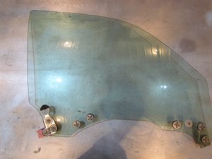 2007 Subaru Forester RH Passenger Front Door Glass