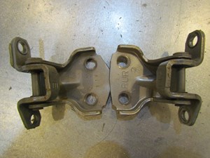 2007 Subaru Forester RH Passenger Rear Door Hinge Set