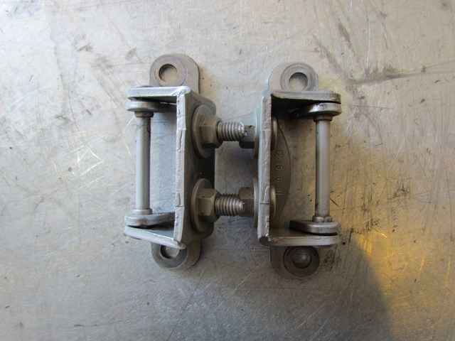 2007 Subaru Forester Rear Hatch Hinge Set