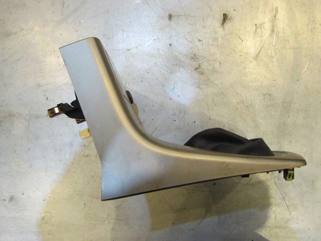 2004 Infiniti G35 Coupe M/T Shifter Bezel With Boot