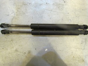 2004 Infiniti G35 Coupe Trunk Struts