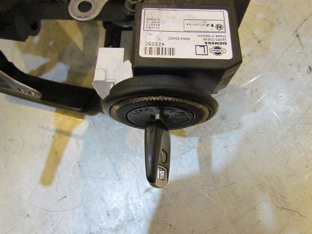 2004 Infiniti G35 COupe M/T Steering Column With Key