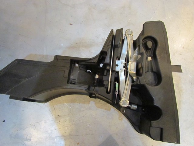 2004 Infiniti G35 Coupe Spare Spacer With Tools