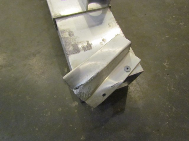 2004 Infiniti G35 Coupe Front Bumper Reinforcement Damaged See Pictures