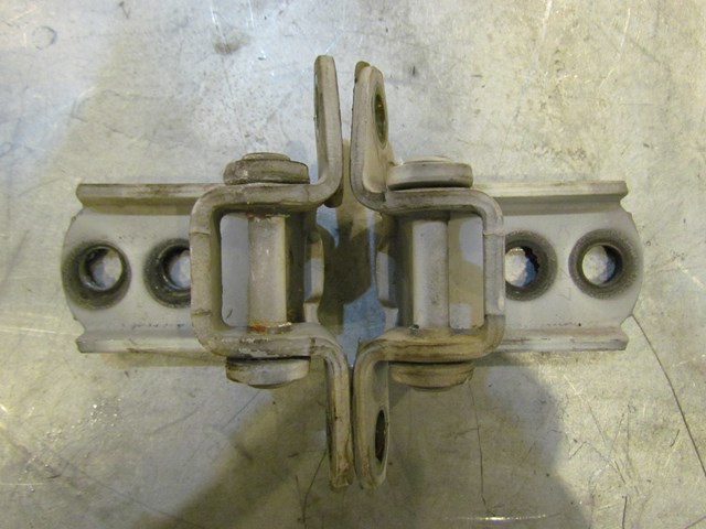 2004 Infiniti G35 Coupe RH Passenger Door Hinge Set