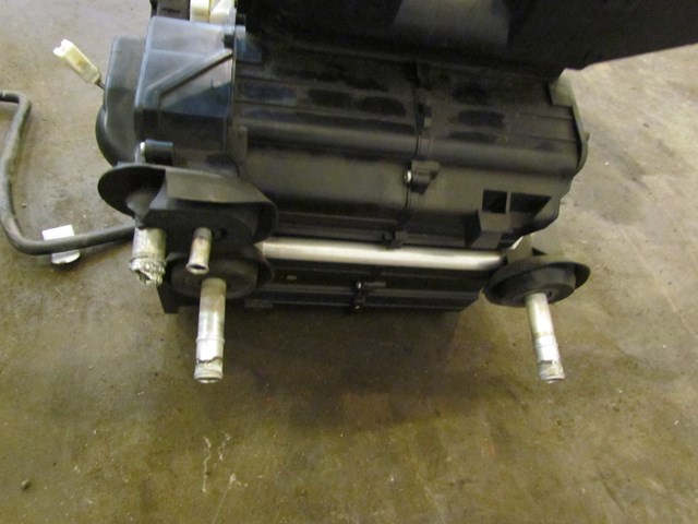 2004 Infiniti G35 Coupe Heater Core Assembly 27110-AM610