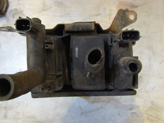 2004 Infiniti G35 Coupe EVAP/Fuel Vapor Canister 