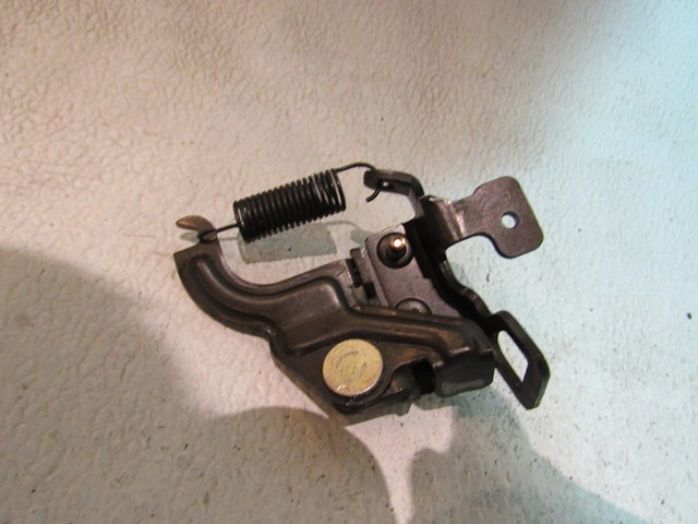 2004 Infiniti G35 Coupe Trunk Catch