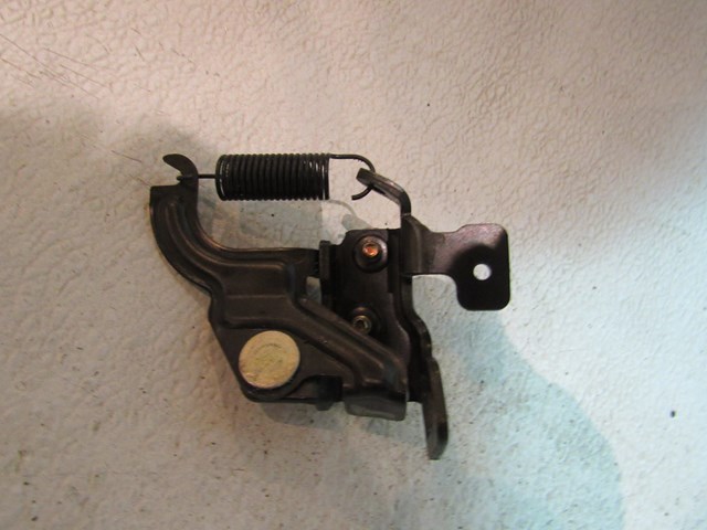 2004 Infiniti G35 Coupe Trunk Catch