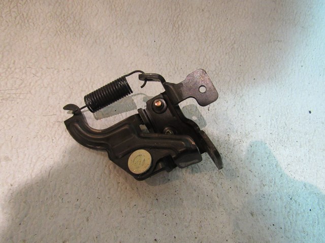 2004 Infiniti G35 Coupe Trunk Catch