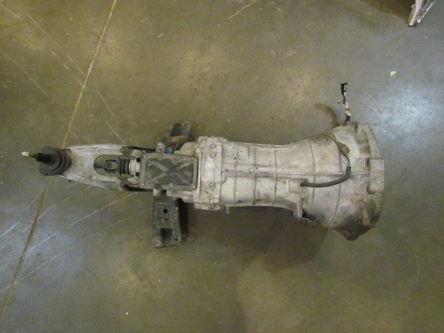 2004 Infiniti G35 Coupe 6 Speed Manual Transmission With Bracket 
