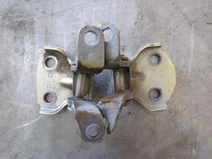 2004 Subaru Forester Passenger Rear Door Hinge Set