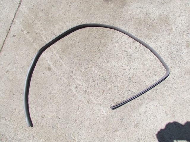 2004 Subaru Forester XT Passenger Front Window Seal On Interior Side