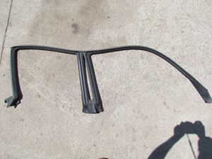 2004 Subaru Forester XT RH Passenger Window Seal