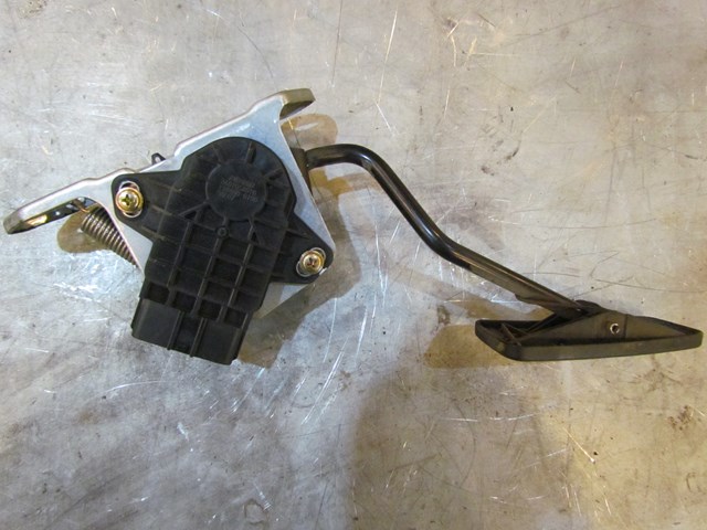 2004 Subaru Forester XT Gas Pedal 36010SA010
