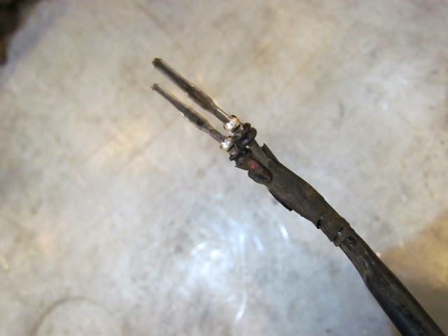 2004 Subaru Forester XT RH Passenger Fog Light. Damaged, SEE PICTURES