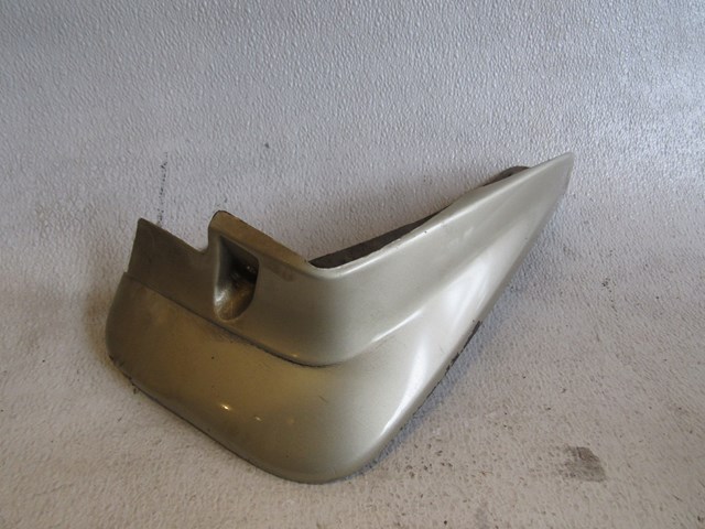 2004 Subaru Forester Xt RH Passenger Front Mud Flap