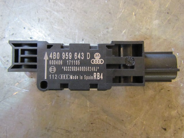 2006 Audi A8L LH Front Side Impact Sensor 4B0989643D