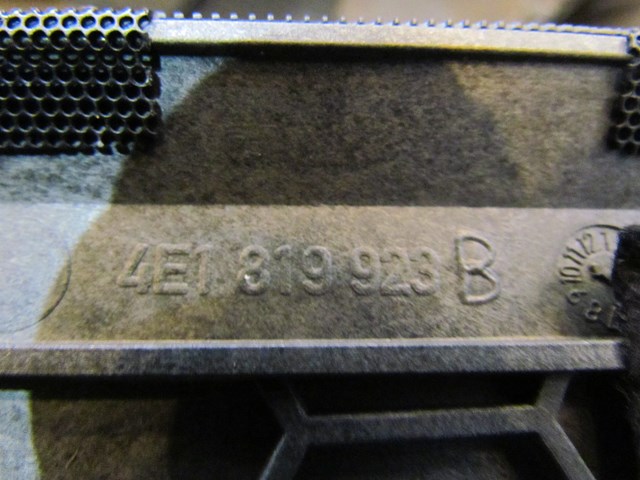 2006 Audi A8L Dash Trim/Speaker Cover 4E1819923B