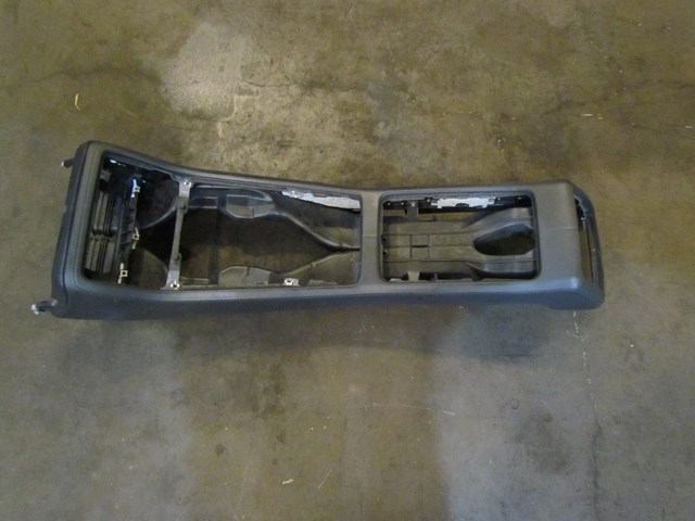 2006 Audi A8L Center Console With A/C Duct. Light Scuff See Pictures