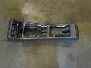 2006 Audi A8L Center Console With A/C Duct. Light Scuff See Pictures