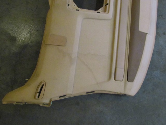 2006 Audi A8L Rear Parcel Shelf With Window Shade And 3rd Brake Light. See Pics.