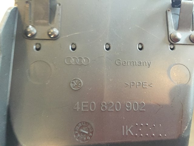 06 Audi A8 Front RH Passenger Dash Vent