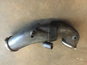 06 Audi A8 Air Intake Duct Hose