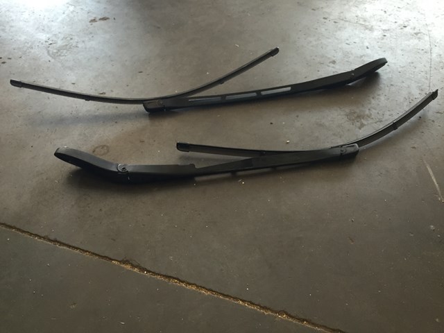2006 Audi A8L Wiper Arms Set