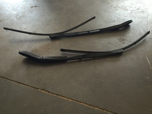 2006 Audi A8L Wiper Arms Set