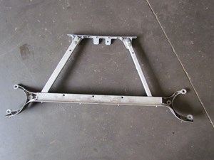 2006 Audi A8L Strut Tower Brace 4E1 805 253 F