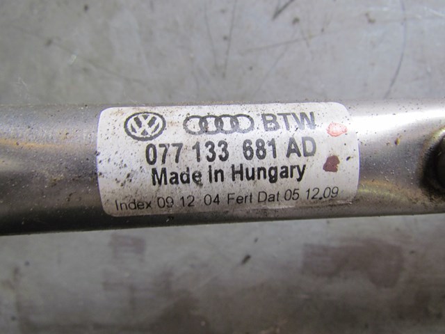 2006 Audi A8L Fuel Rail 077133681AD