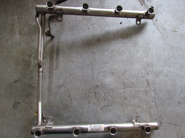 2006 Audi A8L Fuel Rail 077133681AD