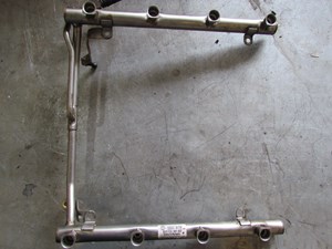 2006 Audi A8L Fuel Rail 077133681AD