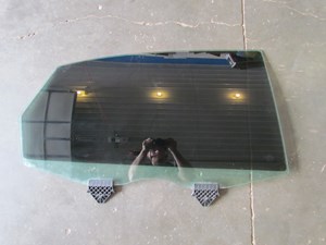 2006 Audi A8L RH Passenger Rear Door Glass