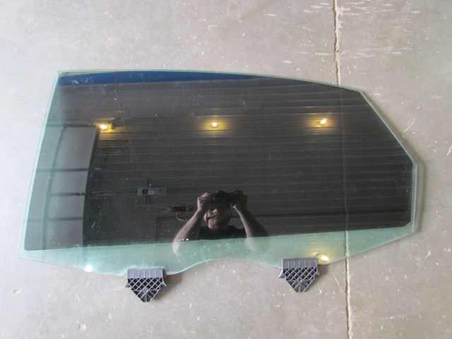 2006 Audi A8L LH Drivers Rear Door Glass