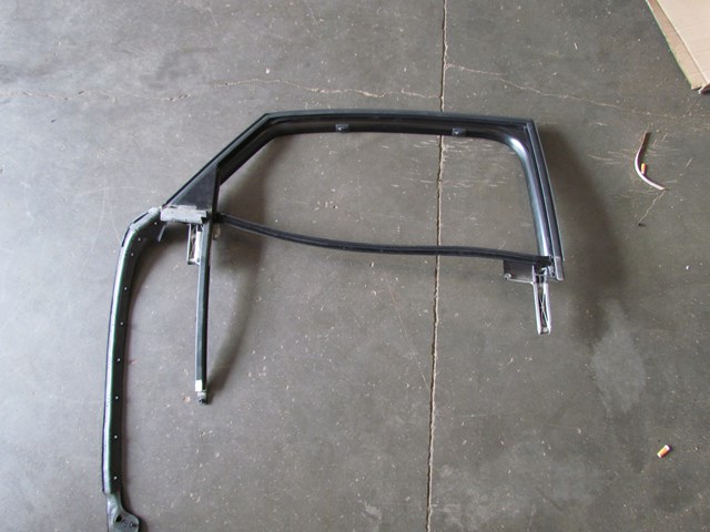 2006 Audi A8L Rh Passenger Rear Door Window Frame