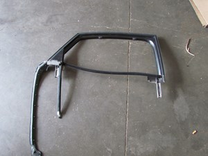 2006 Audi A8L Rh Passenger Rear Door Window Frame