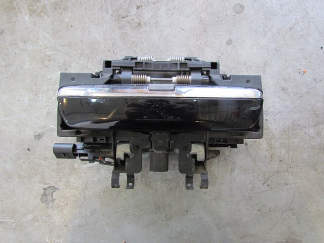 2006 Audi A8L LH Drivers Rear Exterior Door Handle Assembly