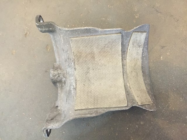 06 Audi A8L Rear Axle Sheild 4E0 907 277