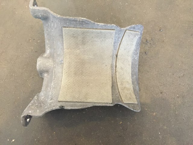 06 Audi A8L Rear Axle Shield 4E0 907 277