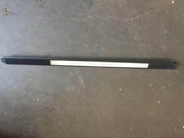 2006 Audi A8L Front Left Door Sill Kick Plate 4E0 853 985 C